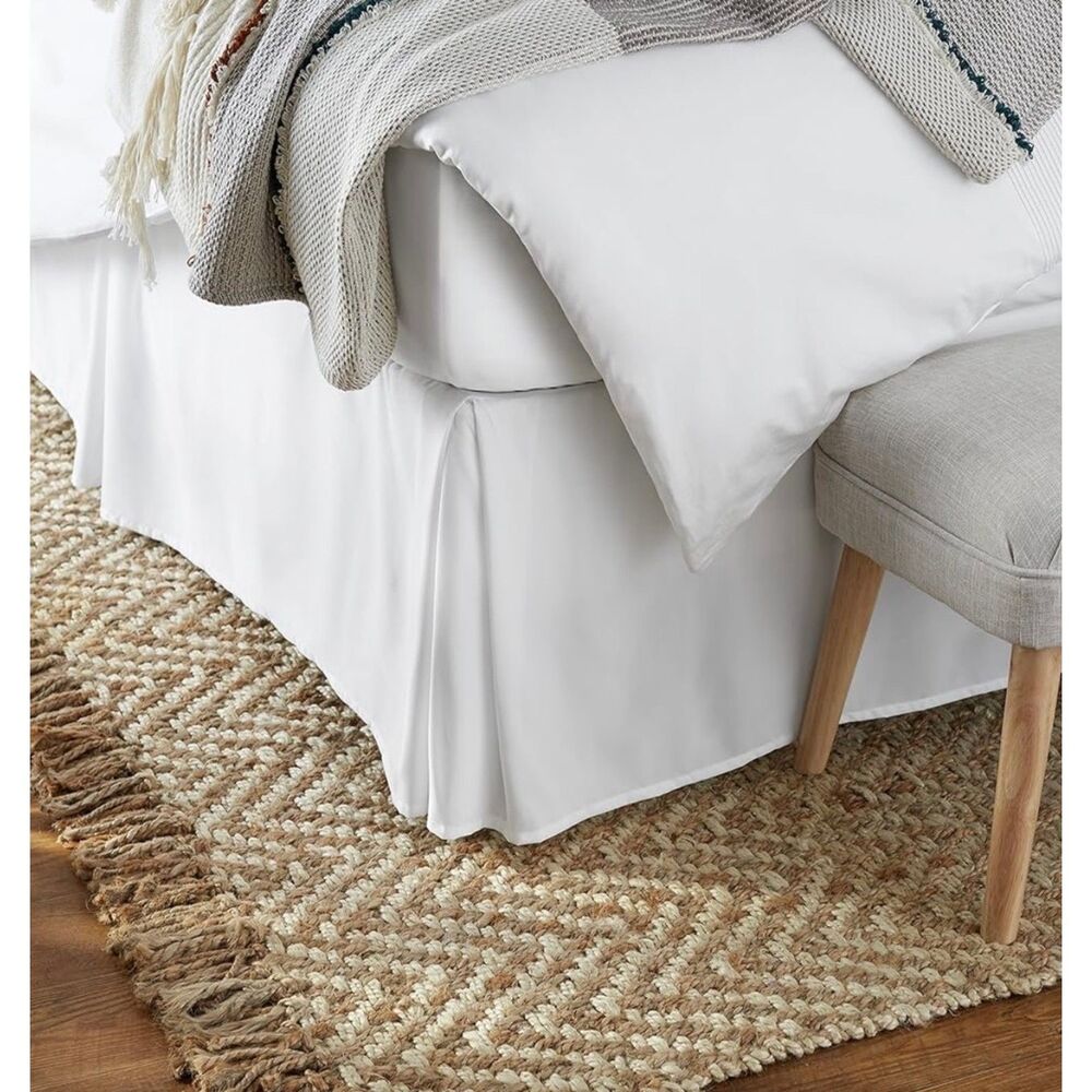 NWOT Amazon Basics Lightweight Pleated Bed Skirt, King, Bright White, Solid